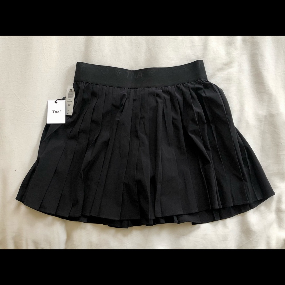 Aritzia skort